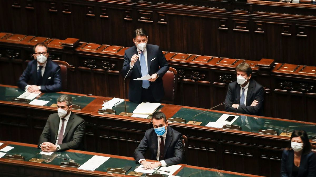 Conte znovu v krizi. O budoucnosti italského kabinetu rozhodne Senát